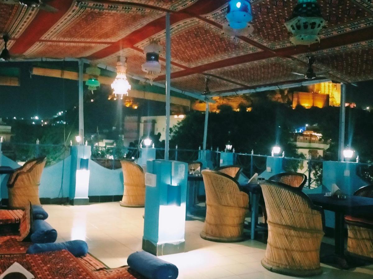 Dylan Cafe And Guest House Jodhpur  Exteriör bild